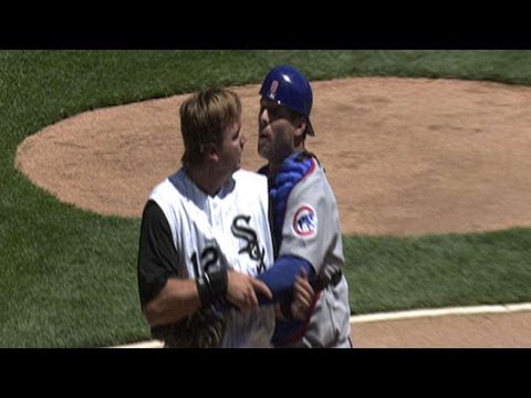 Cubs, White Sox brawl after home-plate collision