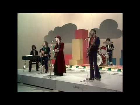 Steve Harley And Cockney Rebel - Make Me Smile (Come Up And See Me) (1975) (HD)