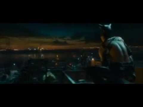 Catwoman (2004): Catwoman's Entrance