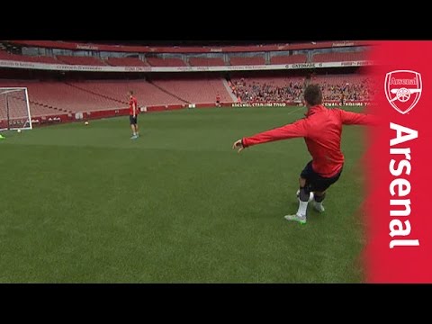 Laurent Koscielny's unreal rabona