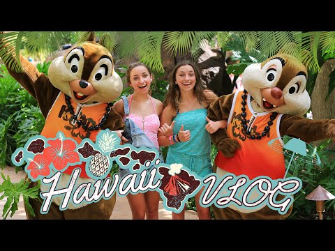 Brooklyn and Bailey in Hawaii | Vacation Ideas