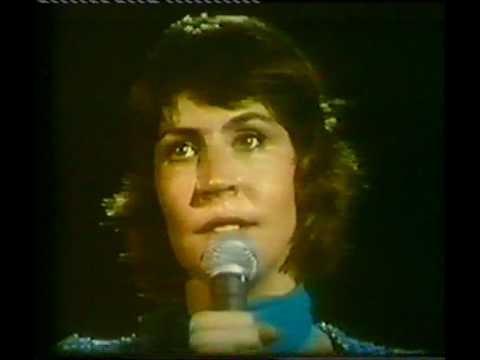 Helen Reddy - 'I Am Woman' (Live) 1975