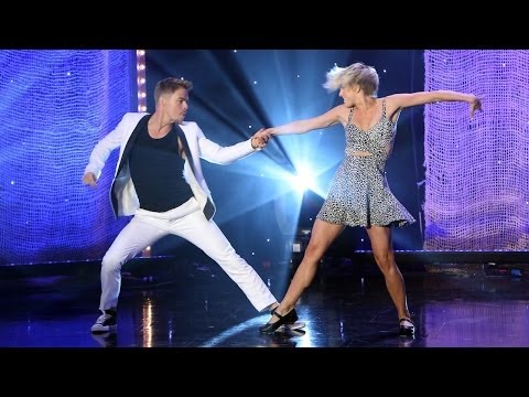 Julianne and Derek Hough Perform