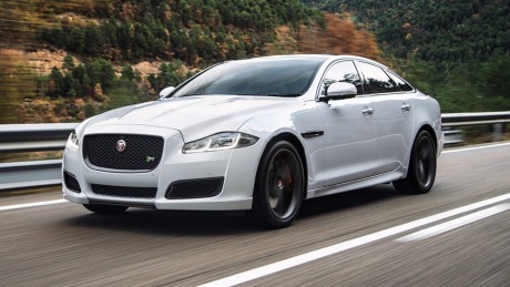 Jaguar XJ.