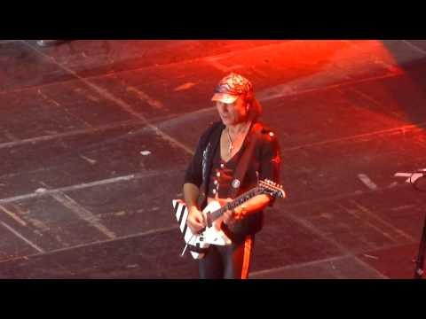 Scorpions - Still loving you - Live Paris 2015