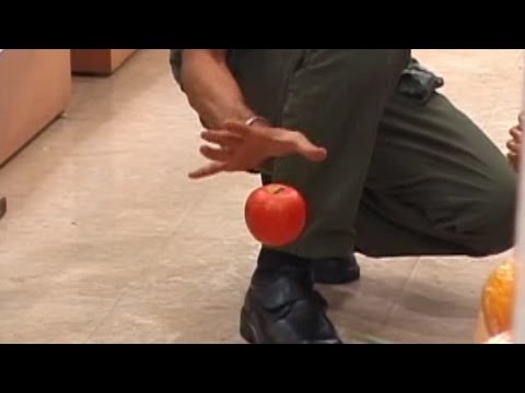 STREET DEMON MAGIC  - Cyril Levitating Apple & Bills - Blowing Minds 2