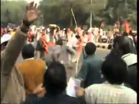 PFI ATTACK on RSS at Jantar Mantar Delhi For BABRI MOSQUE PROTESTwww savevid com