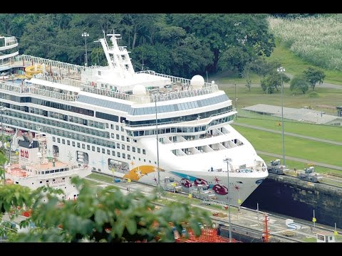 Travel by cruise ship to Panama Canal (HD)