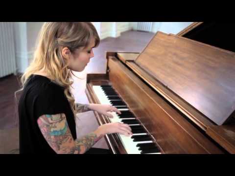 Coeur de Pirate - Place de la République