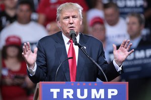 Donald Trump speaking with supporters at a campaign rally at Veterans Memorial Coliseum at the Arizona State Fairgrounds in Phoenix, Arizona, 18 June 2016