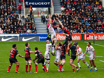 ’n Lynstaan tydens ’n rugbywedstryd tussen die Franse Top 14-spanne Stade Toulousain en Lyon OU in die Stade Ernest-Wallon, Toulouse, op 7 Januarie 2012.