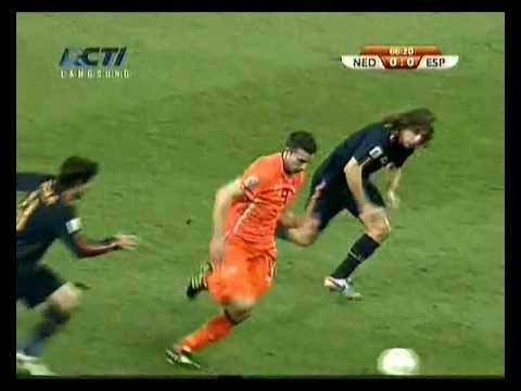 Joan Capdevila vs Robin Van Persie | Netherlands vs Spain | 2010 FIFA World Cup