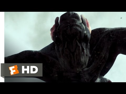 Cloverfield (8/9) Movie CLIP - Hud Meets the Monster (2008) HD