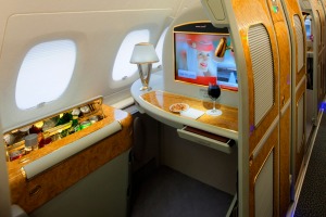 tra18-flighttes
Emirates A380-800
First-Class-Private-Suite-A