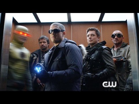 Arrow & The Flash - Three Minute Fight Club