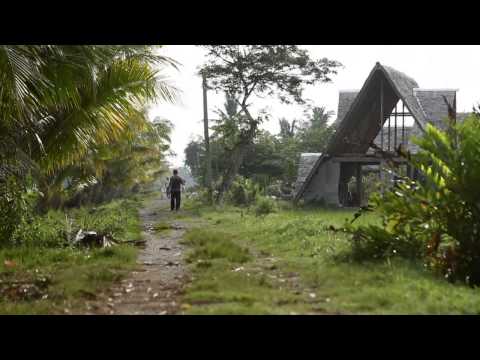 One Day in the Life of a Philippine Rice Farmer - Alexander Baumgartner