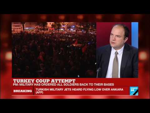 Turkey coup: thousands of Turkish people take to the street in response to Erdogan's call