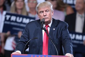 Donald Trump speaking with supporters at a campaign rally at Veterans Memorial Coliseum at the Arizona State Fairgrounds in Phoenix, Arizona, 18 June 2016