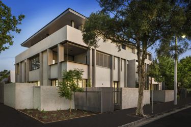 3/6 Brookville Road, Toorak: Apartment three is on the first floor and occupies the enviable north-west corner.