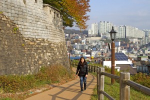 Walking trail along Seoul's City Wall.