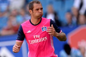 Internes Duell: Pierre-Michel Lasogga kämpft mit Bobby Wood um den Startplatz in der HSV-Offensive. Noch sind beide Kontrahenten nicht in Top-Form