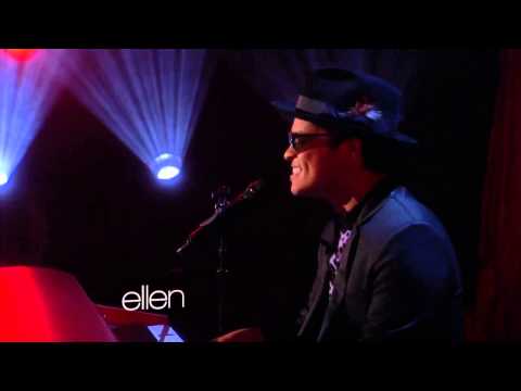 Bruno Mars - When I Was Your Man (live, Ellen Degeneres Show)