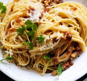 Adam Liaw's classic carbonara.