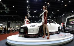 Beautiful Girls Among Fast Cars: The 'Pretties' of BIG Motor Sale in Bangkok