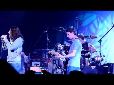 PEARL JAM Chris Cornell *Hunger Strike* PJ20 night 2 @ Alpine Valley Temple of the Dog 9/4/2011 HD