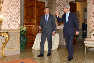 Secretary of State John Kerry and Russian Foreign Minister Sergei Lavrov