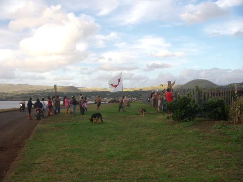 Rapa Nui Parliament close all archeological sites for tourists.