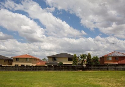 Surviving the single life in Melbourne&#39;s suburbs