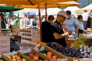 Farmer's Market on Ferry Plazaza.