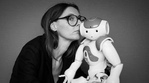 Professor Danica Kragic (and robot), pose for Rodebjer.