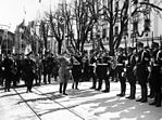 Bundesarchiv Bild 183-H04436, Klagenfurt, Adolf Hitler, Ehrenkompanie.jpg