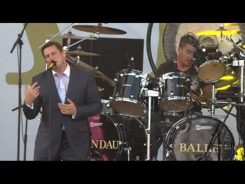 Spandau Ballet - Gold live at IOW Festival 2010