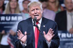 Donald Trump speaking with supporters at a campaign rally at Veterans Memorial Coliseum at the Arizona State Fairgrounds in Phoenix, Arizona, 18 June 2016