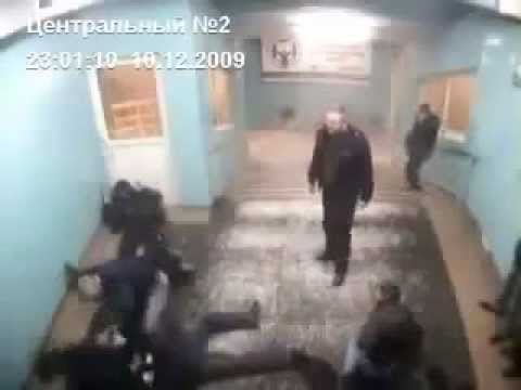 EX-KGB Russian Cop Fights 4 Thugs