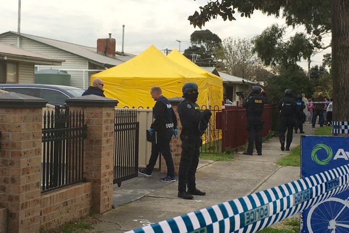 Counter-terrorism police raid a house in Braybrook