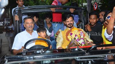 Vivek Oberoi bids farewell to Lord Ganesha on the fifth day.