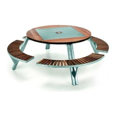 Gargantua - Cult. - Outdoor Dining Tables