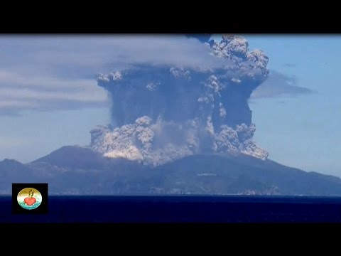 5/29/2015 -- RAW video -- Large Volcanic Eruption in South Japan @ Mount Kuchinoerabujima / Shindake