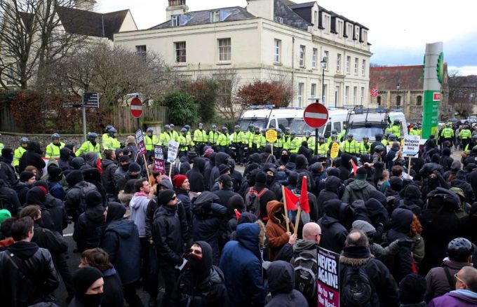 Anti-fascists blocking the route of the far-right march