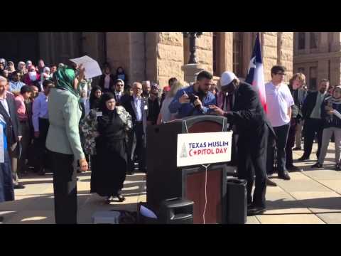 Protester at Texas Muslim Capitol Day