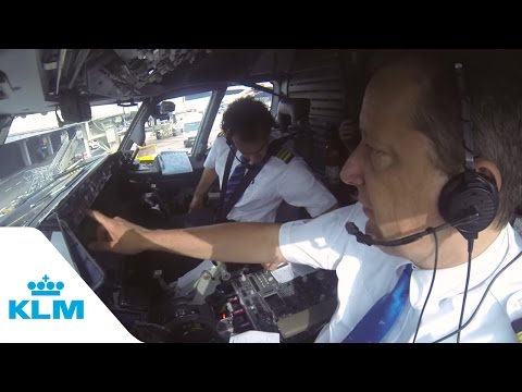 KLM Cockpit Tales: Part 1 - Autopilot in action