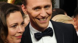 Tom Hiddleston and Olivia Colman on the red carpet. 