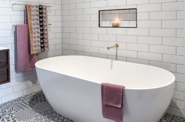 The hottest bathroom trends right now, according to Dea Jolly