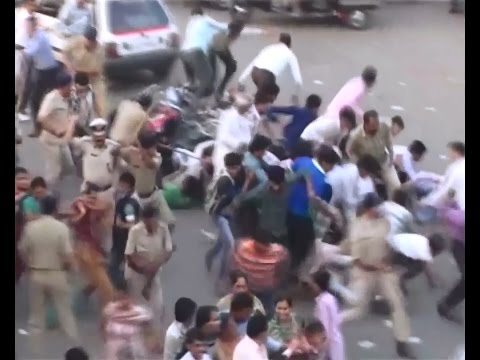 Indian Police in Action | Criminals Thieves Beaten By Police 2016 HD