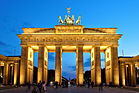 Brandenburger Tor abends.jpg