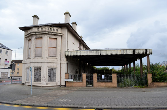 cardiff-bay-railway-station-01